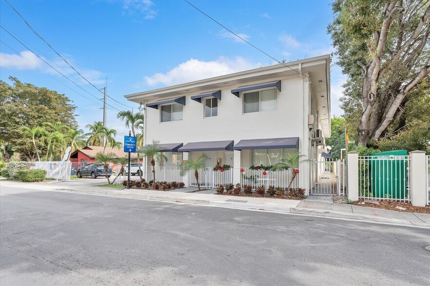 6647 SW 59th Pl, Miami, FL à vendre - Photo du bâtiment - Image 2 de 26