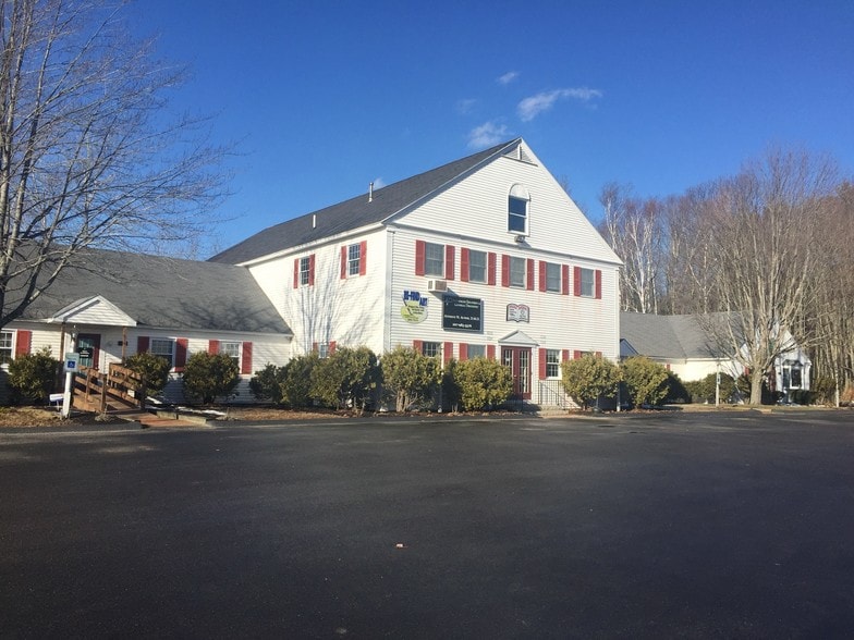 1236 Portland Rd, Arundel, ME à vendre - Photo du bâtiment - Image 3 de 29
