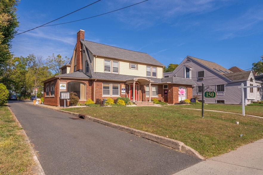 150 W End Ave, Somerville, NJ à louer - Photo du bâtiment - Image 3 de 10