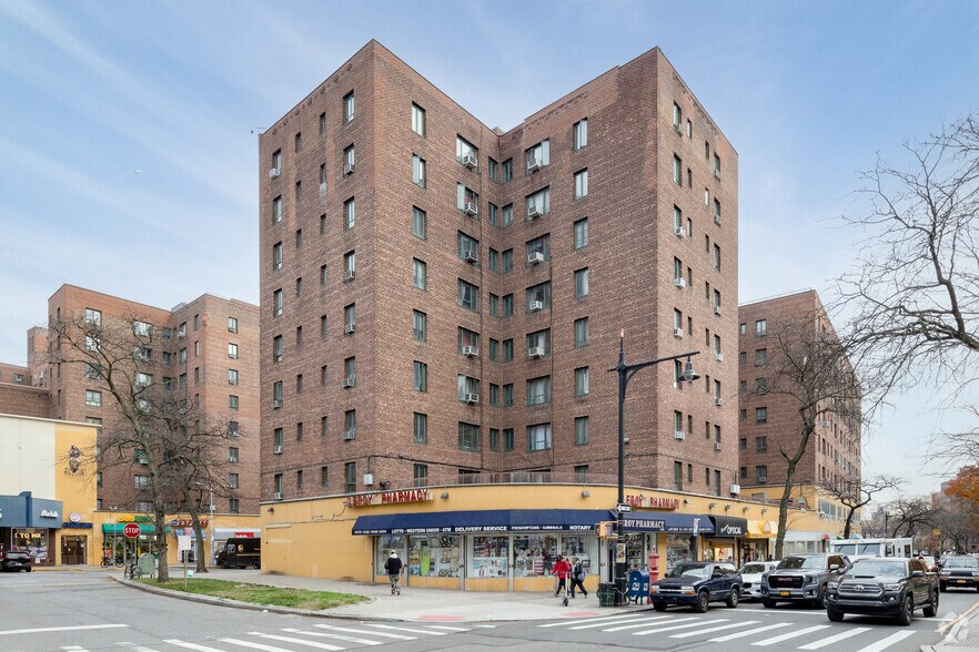 1410-1491 Metropolitan Ave, Bronx, NY à louer - Photo du bâtiment - Image 2 de 6