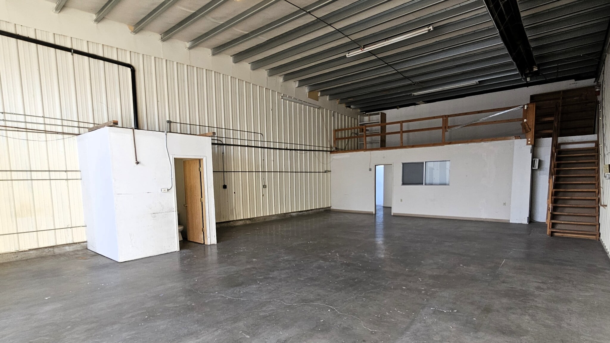 1425 Alabama St, Longview, WA for lease Interior Photo- Image 1 of 5