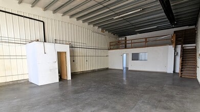 1425 Alabama St, Longview, WA for lease Interior Photo- Image 1 of 5