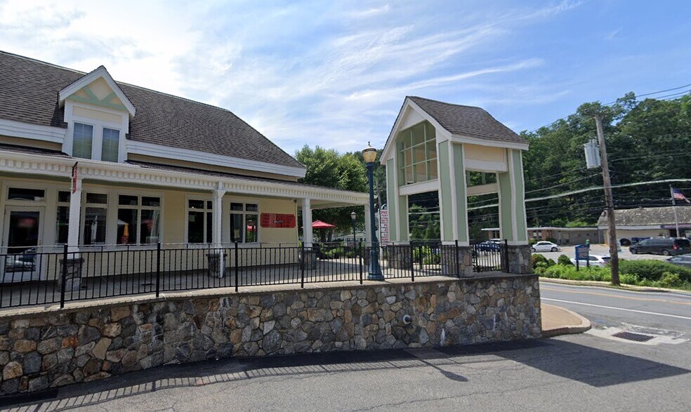 238 Saw Mill River Rd, Millwood, NY à louer - Photo du bâtiment - Image 1 de 8