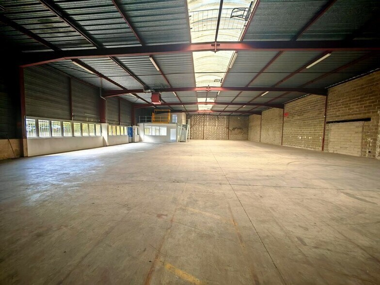 Industrial in Collegien for lease - Building Photo - Image 3 of 8