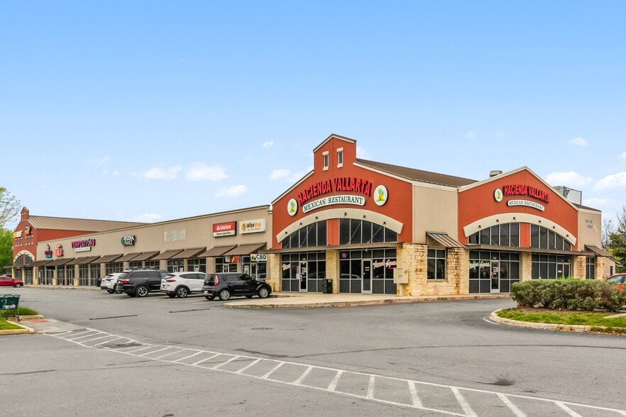 3227 SW Military Dr, San Antonio, TX for lease - Primary Photo - Image 1 of 8