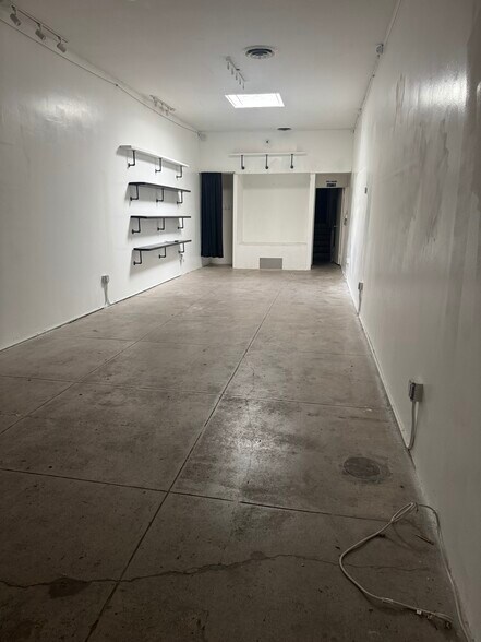 7509 Melrose Ave, Los Angeles, CA à louer - Photo du bâtiment - Image 2 de 4