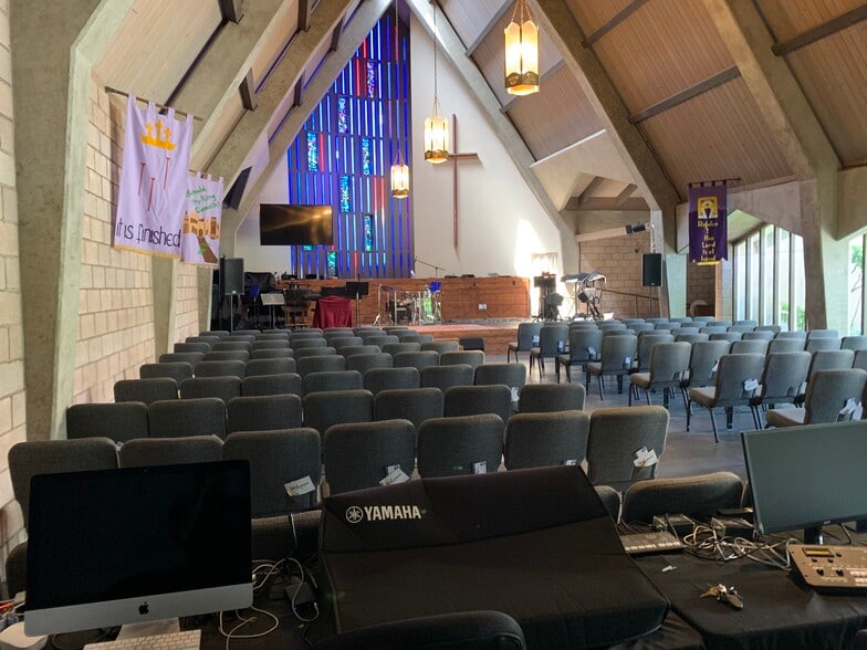 787 Walnut St, San Carlos, CA à louer - Photo du bâtiment - Image 2 de 7