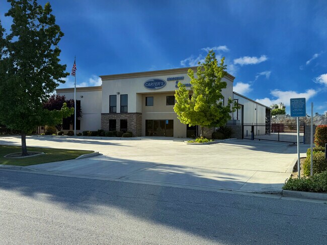 Plus de détails pour 1066 Carrier Parkway Ave, Bakersfield, CA - Industriel à louer