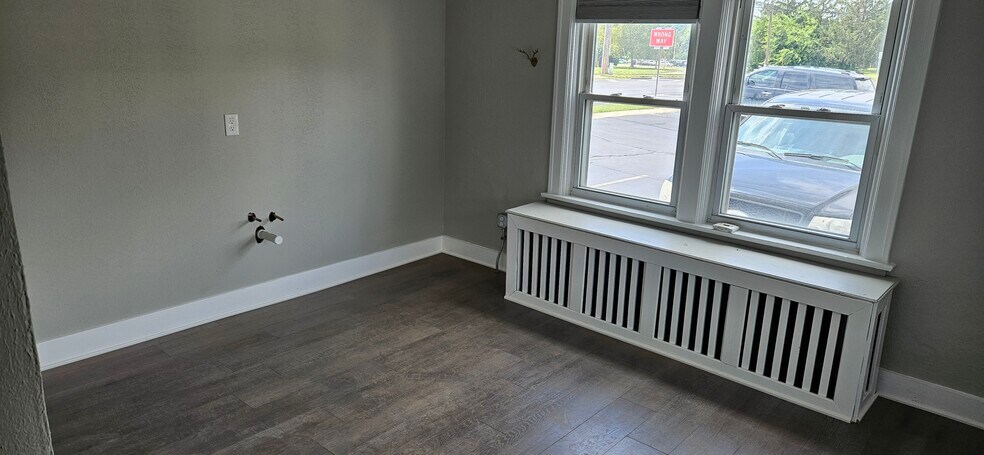 436 E Dixie Dr, Dayton, OH for lease - Interior Photo - Image 2 of 11