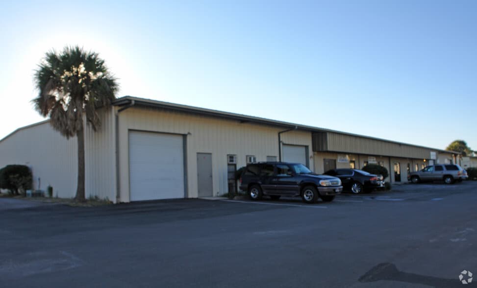 6140 Edgewater Dr, Orlando, FL for lease - Building Photo - Image 3 of 10