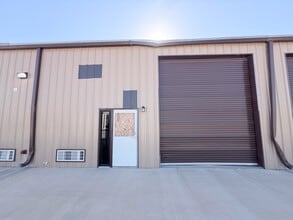 7977 Old Bastrop Rd, New Braunfels, TX for lease Interior Photo- Image 2 of 4