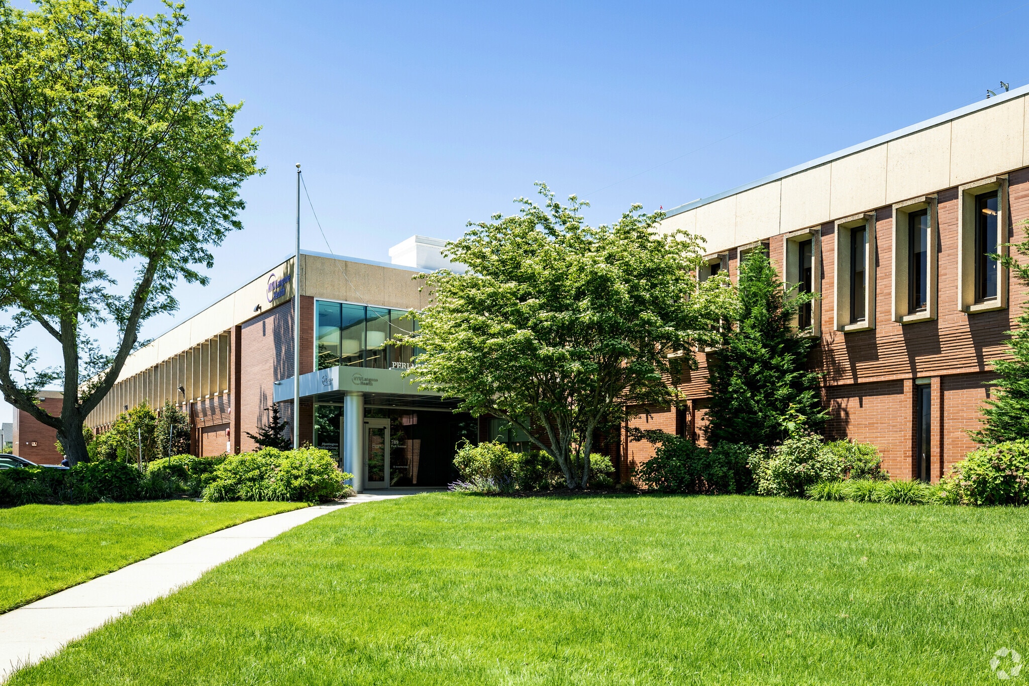 789 Park Ave, Huntington, NY for lease Primary Photo- Image 1 of 11