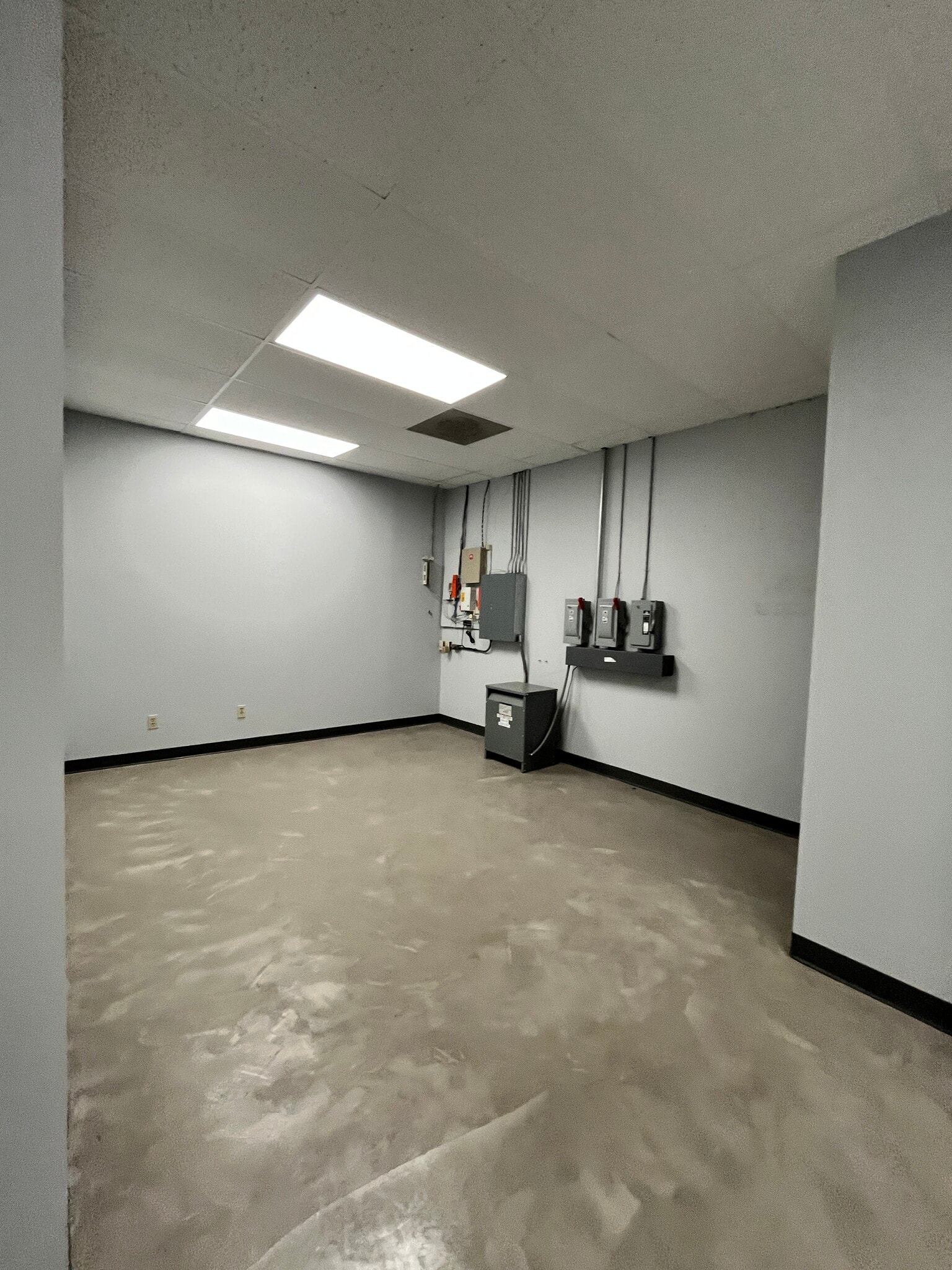 1416-1428 N Sam Houston Pky E, Houston, TX for lease Interior Photo- Image 1 of 6