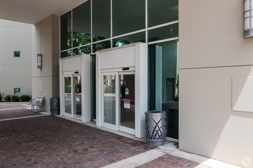 999 Vanderbilt Beach Rd, Naples, FL for lease - Building Photo - Image 2 of 34