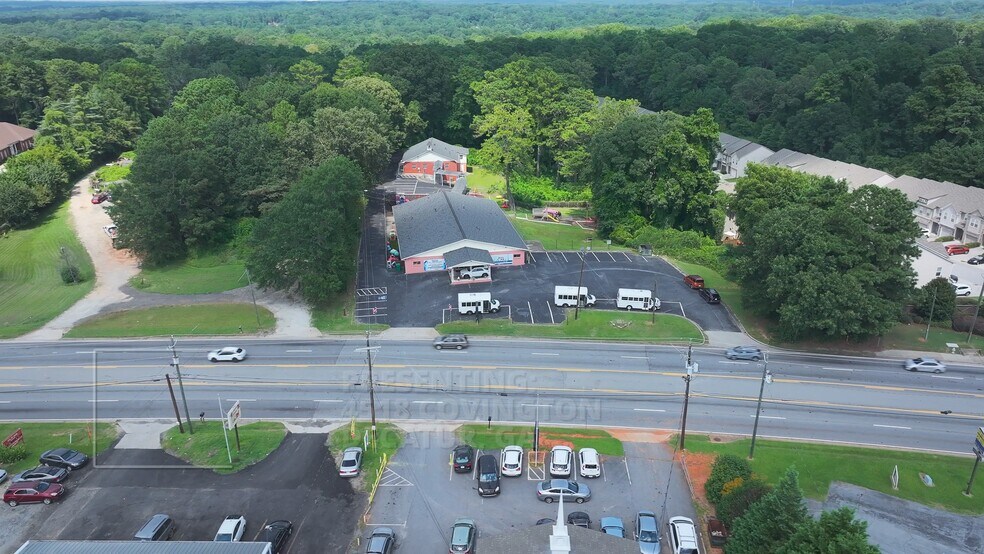 4518 Covington Hwy, Decatur, GA à vendre - Vidéo sur l’inscription commerciale - Image 2 de 22