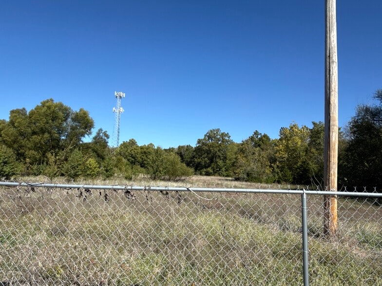 Terrain dans Carbondale, IL à vendre - Photo du bâtiment - Image 2 de 3
