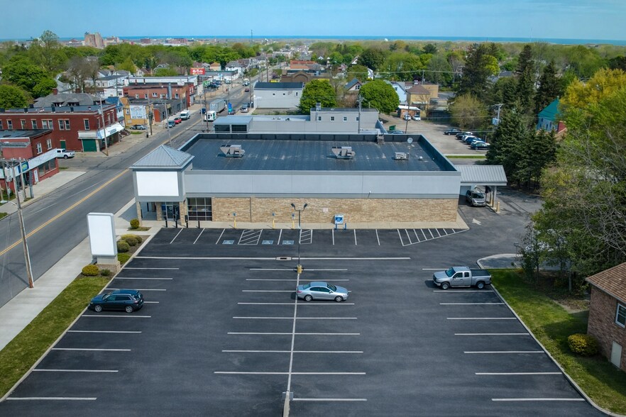 2715 Parade St, Erie, PA à vendre - Photo du bâtiment - Image 2 de 5