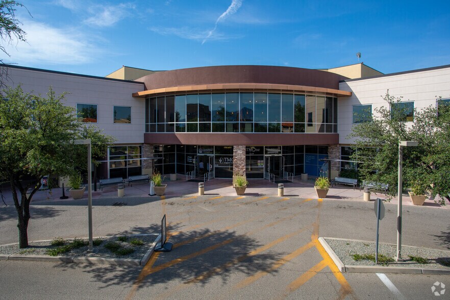 2424 N Wyatt Dr, Tucson, AZ for lease - Building Photo - Image 1 of 4