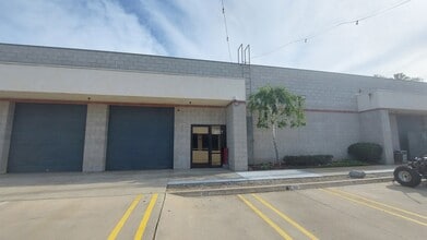 2011-2019 S Myrtle Ave, Monrovia, CA for lease Building Photo- Image 1 of 1
