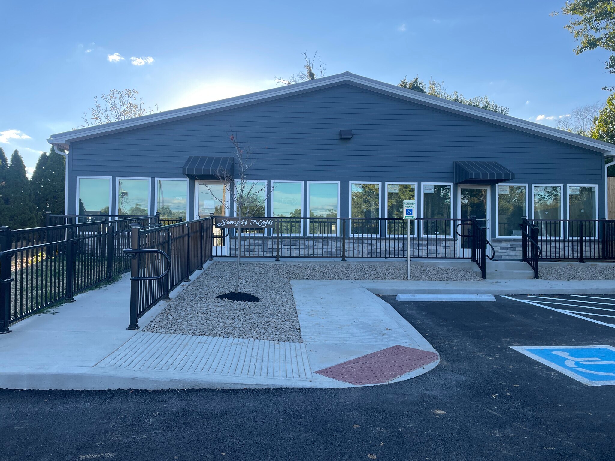 213 Peachtree St, Shelbyville, KY for lease Building Photo- Image 1 of 5