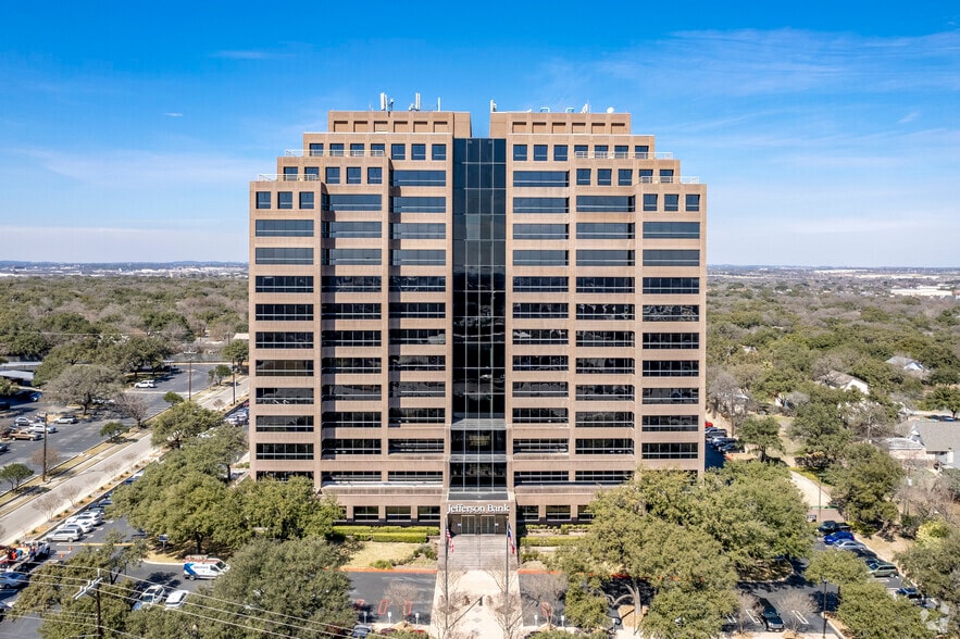1777 NE Loop 410, San Antonio, TX for lease - Building Photo - Image 3 of 4