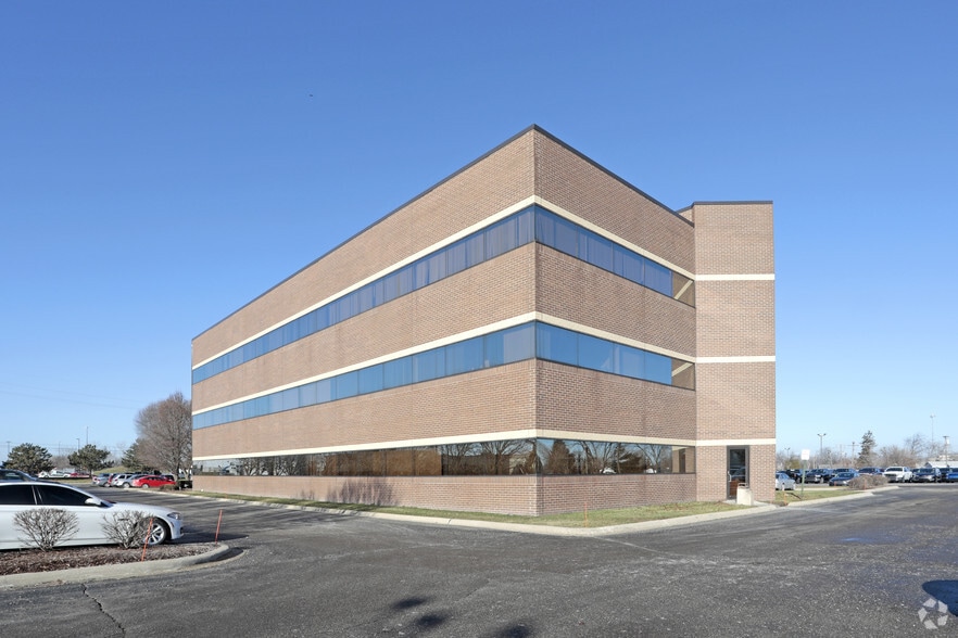 38600 Van Dyke Ave, Sterling Heights, MI for lease - Building Photo - Image 2 of 8