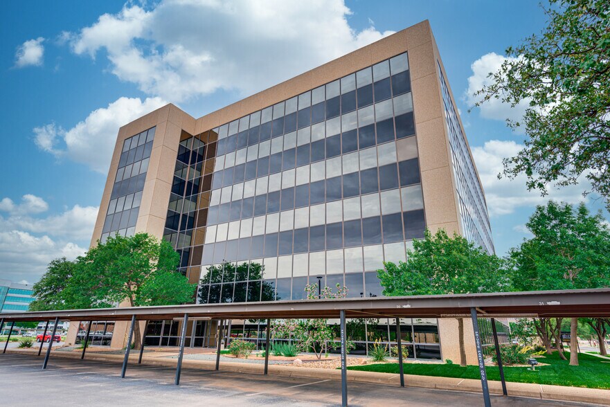 24 Smith Rd, Midland, TX à louer - Photo du bâtiment - Image 3 de 14