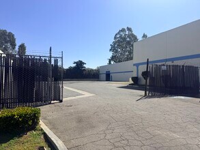 11042 Forest Pl, Santa Fe Springs, CA à louer Photo du bâtiment- Image 2 de 3