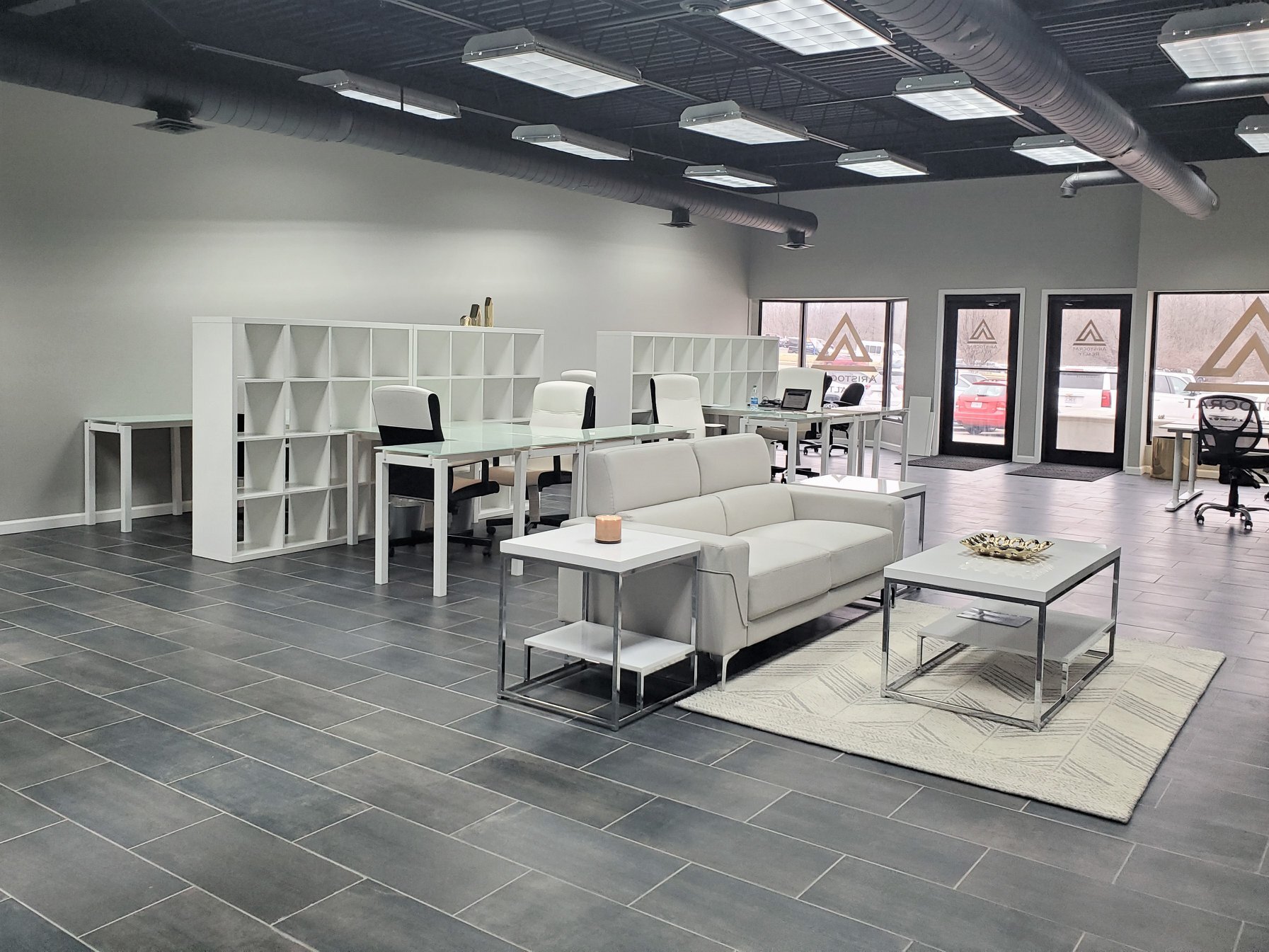 I-29, Kansas City, MO for lease Interior Photo- Image 1 of 5