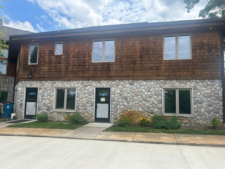 15045 Dixie Hwy, Holly, MI à louer - Photo du bâtiment - Image 3 de 14