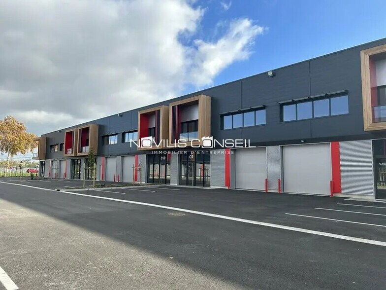 Flex in Fenouillet for lease - Building Photo - Image 2 of 13