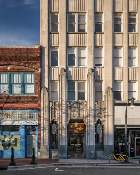 331-335 W Main St, Durham, NC à louer - Photo du bâtiment - Image 2 de 8