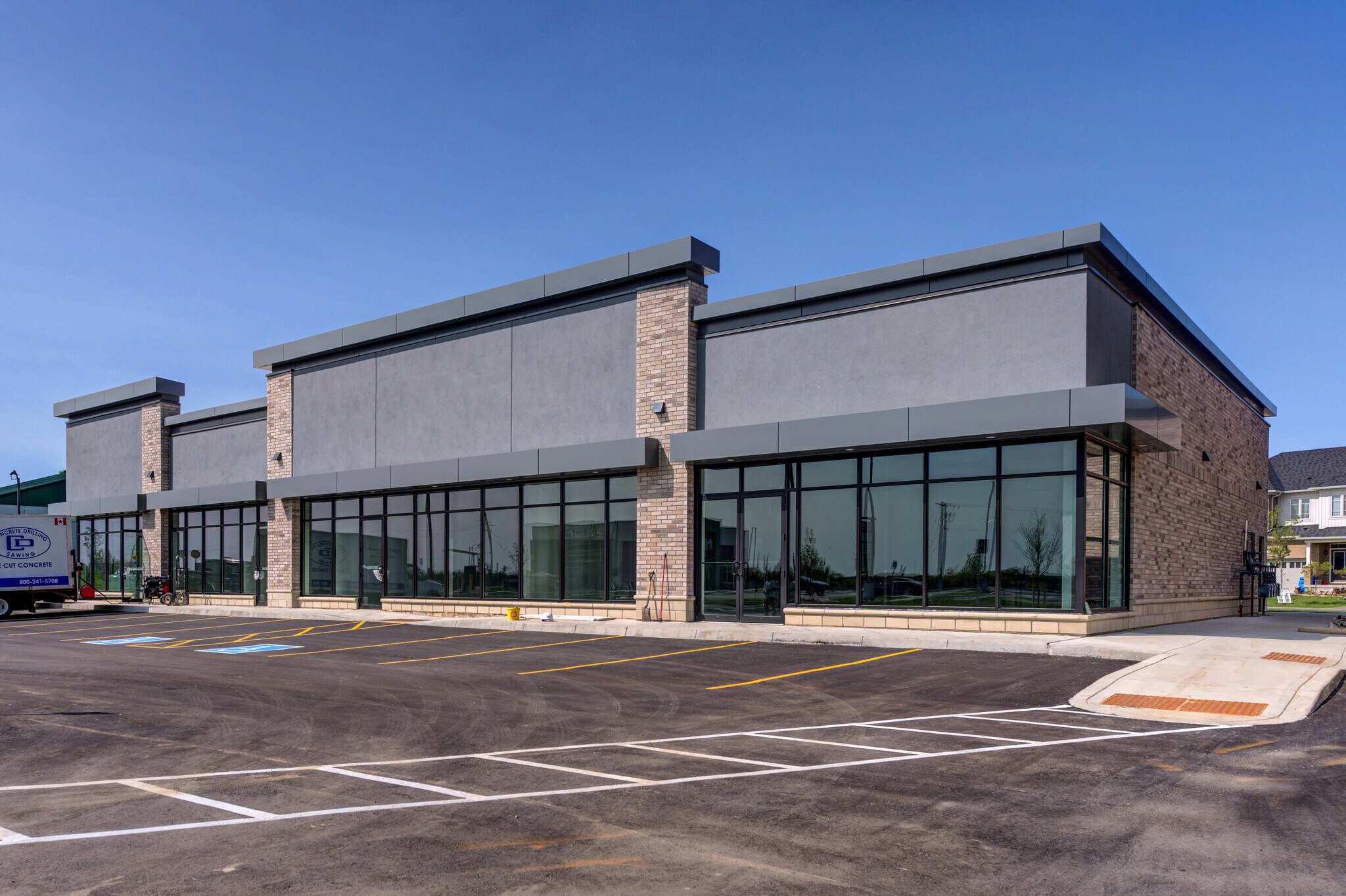 185-197 Pinehurst Rd, Brant, ON à vendre Photo du bâtiment- Image 1 de 1