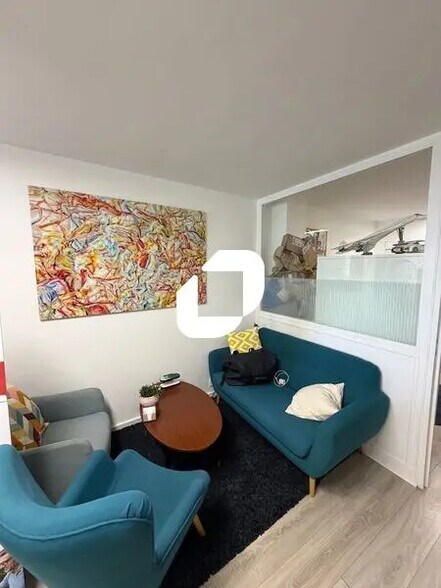 20-22 Place Charles De Gaulle, Saint-Germain-en-Laye à louer - Photo du bâtiment - Image 3 de 6