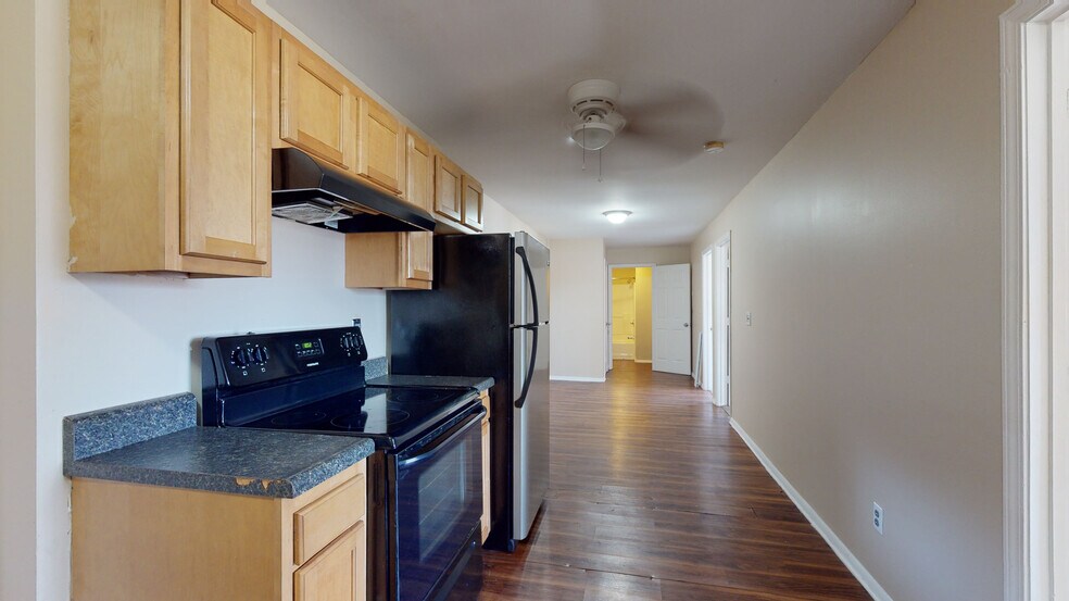 511 S Graham Ave, Carbondale, IL for sale - Matterport 3D Scan - Image 2 of 23