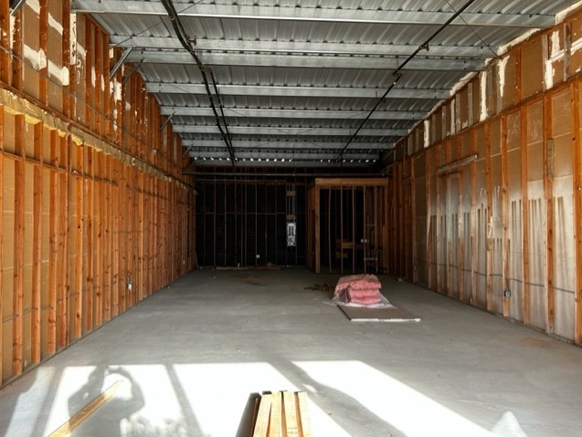 90 E Magill Ave, Fresno, CA for lease - Interior Photo - Image 3 of 3