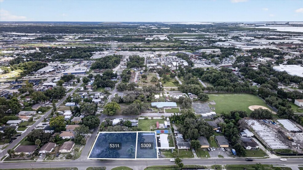 5311 COLUMBUS, Tampa, FL à vendre - Photo du bâtiment - Image 2 de 23