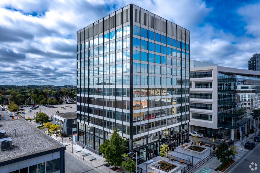 305 King St W, Kitchener, ON à louer - Photo du bâtiment - Image 2 de 6