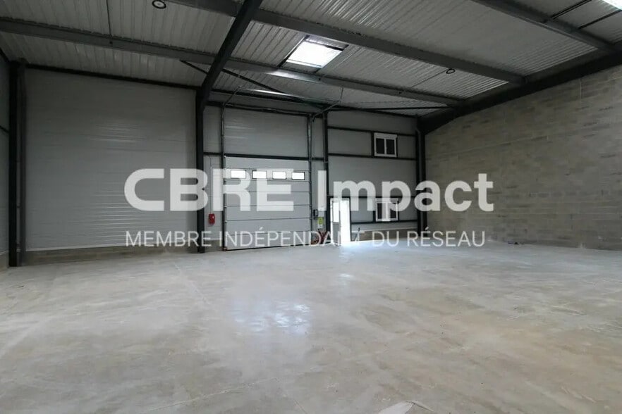 Flex in Reims for lease - Interior Photo - Image 3 of 7