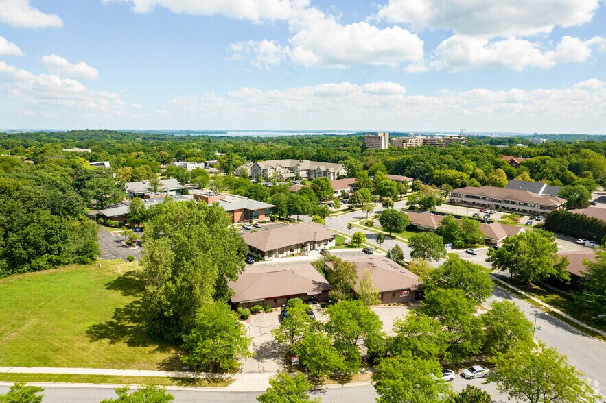 6506 Normandy Ln, Madison, WI à louer - Aérien - Image 2 de 4
