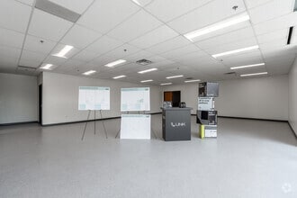 1825 Westpark Dr, Grand Prairie, TX for lease Interior Photo- Image 2 of 7