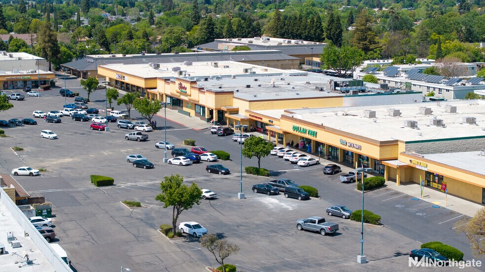 6-52 W Court St, Woodland, CA for lease - Building Photo - Image 2 of 4