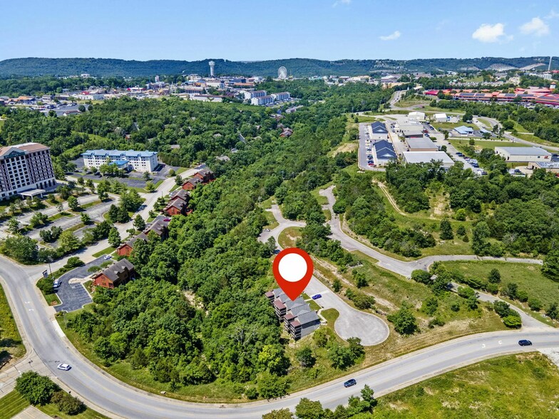 325 N Wildwood Dr, Branson, MO à vendre - Photo du bâtiment - Image 1 de 2
