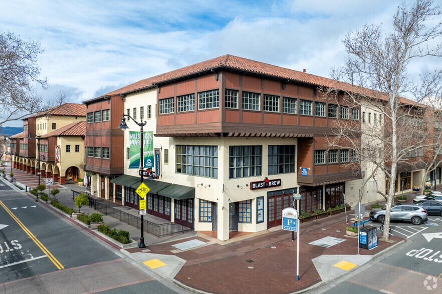 2151 Salvio St, Concord, CA à louer - Photo du bâtiment - Image 3 de 6