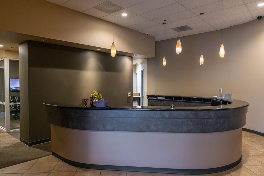 7330 N Palm Ave, Fresno, CA for lease - Interior Photo - Image 3 of 15