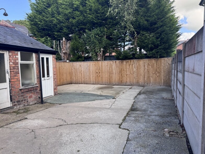 42 Watling Street Road, Preston à louer - Photo du bâtiment - Image 2 de 2