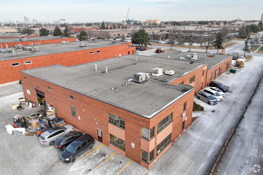 250 Ferrier St, Markham, ON for sale - Building Photo - Image 2 of 4