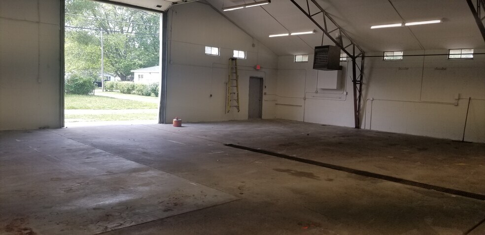 1257 E Broadway St, Bradley, IL à louer - Photo du bâtiment - Image 3 de 8