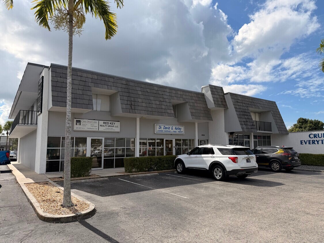 1950 Courtney Dr, Fort Myers, FL for lease Building Photo- Image 1 of 4