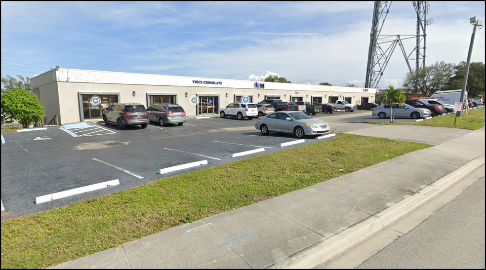 1125 Old Dixie Hwy, Lake Park, FL for lease - Building Photo - Image 1 of 8